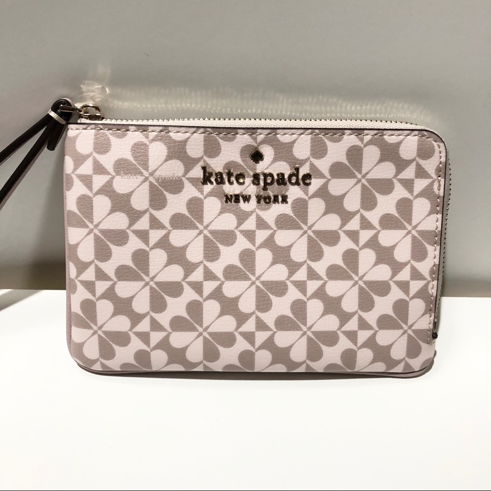 Kate Spade Wristlet - Picture 5 of 9